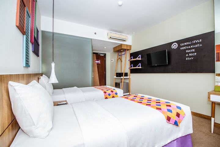 Room 13 of 53