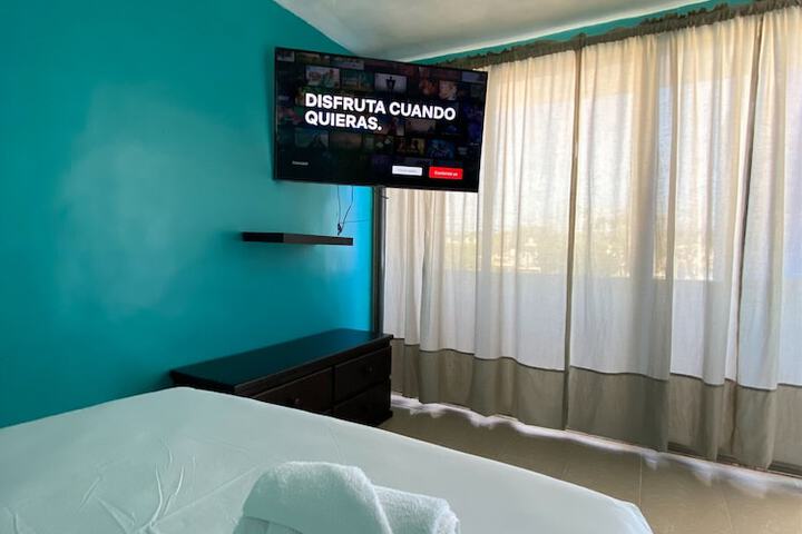 Room 4 of 33