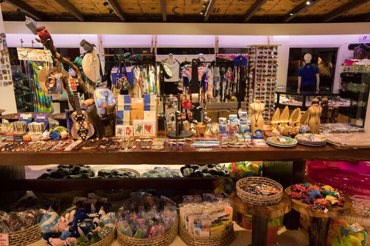 Gift Shop 156 of 280