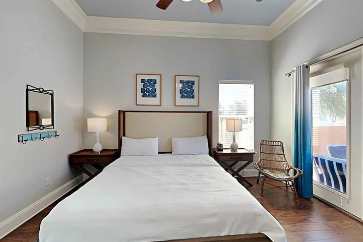 Room 5 of 18
