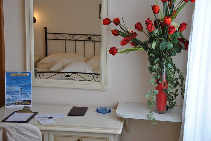 Room amenity
