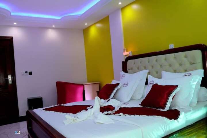 Room 2 of 23