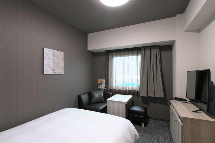 Room 7 of 27