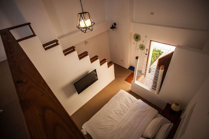 Room 11 of 38