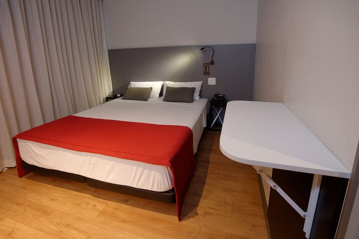 Room 15 of 48