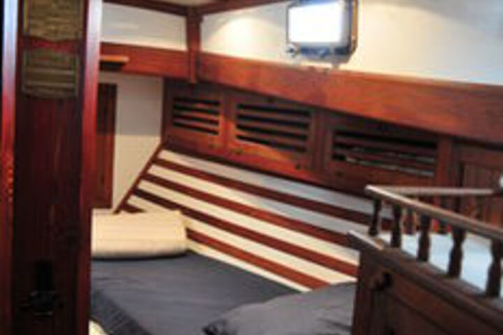 Room 23 of 38