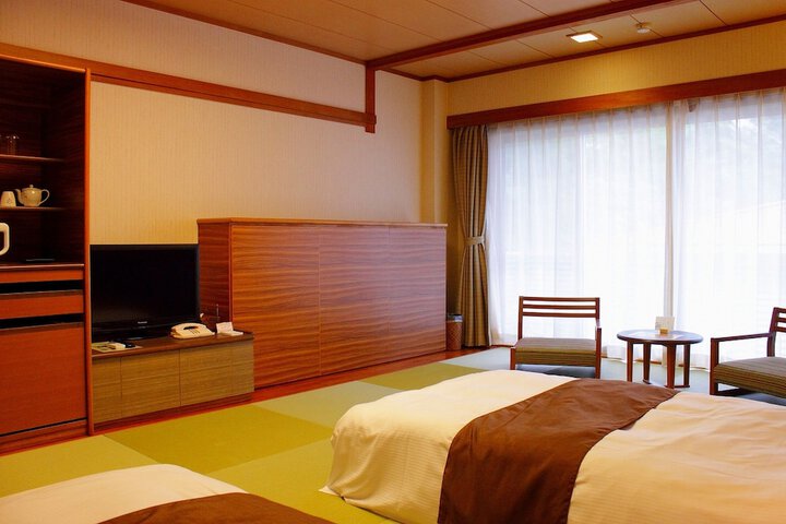 Room 9 of 34