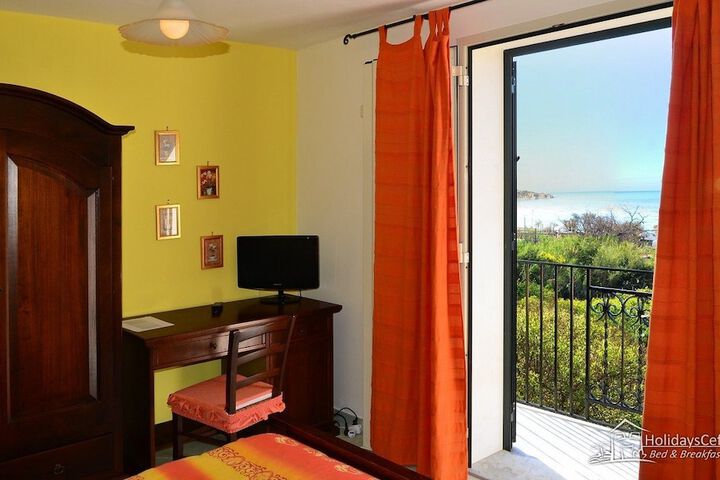 Room 4 of 50