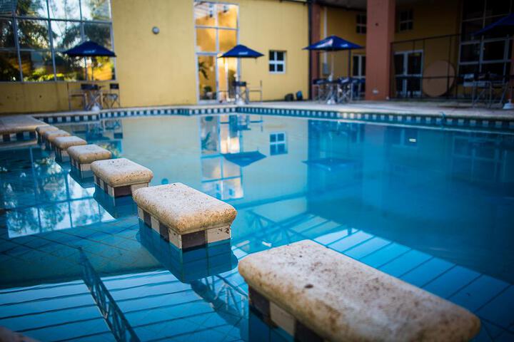 Pool 7 of 25