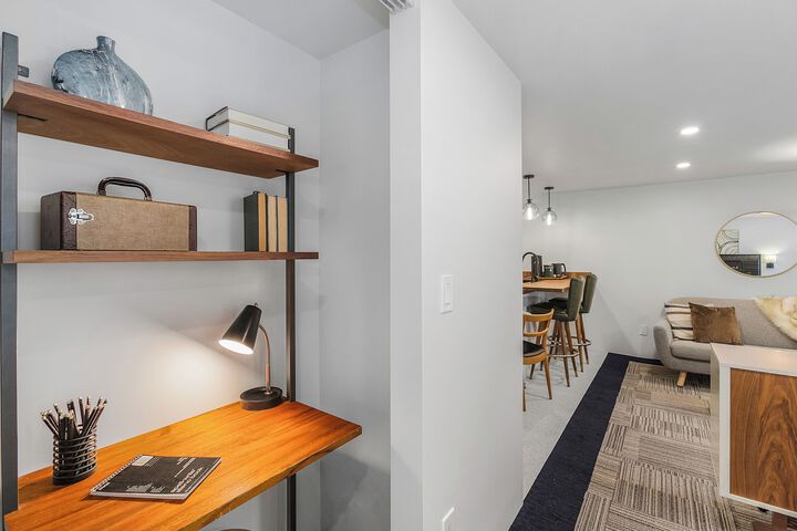 Room 11 of 19