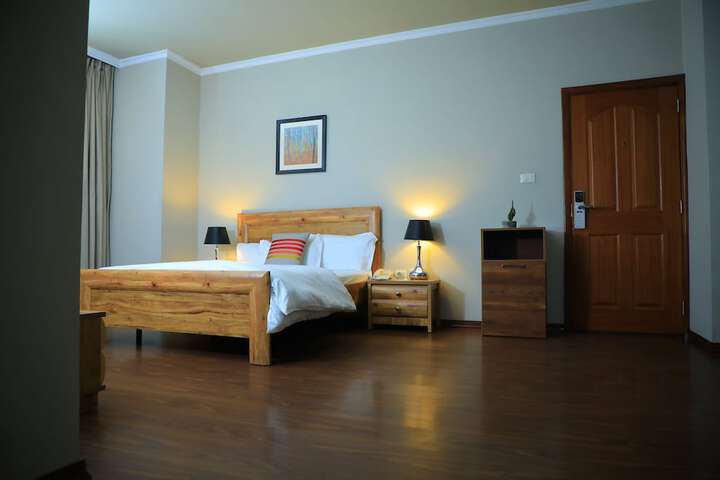 Room 18 of 130