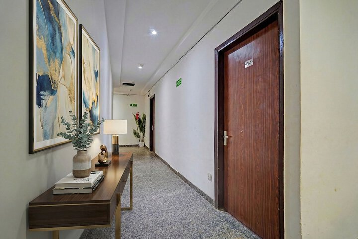 Hotel Interior 5 of 32