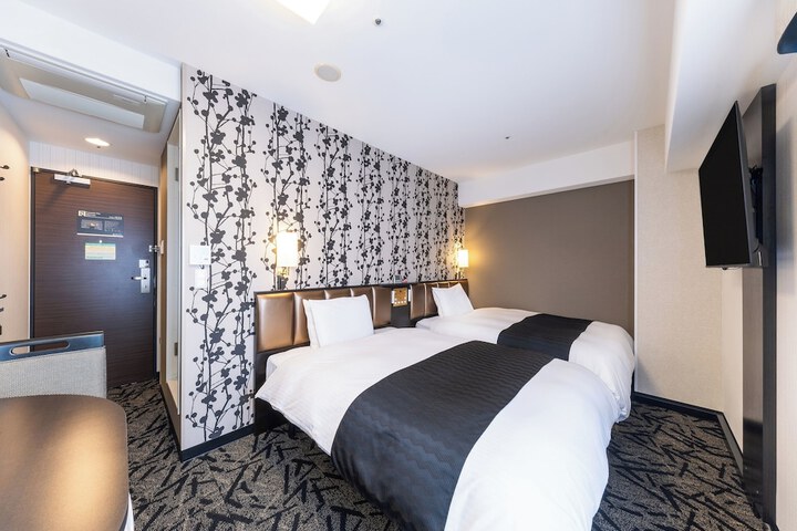 Room 14 of 67