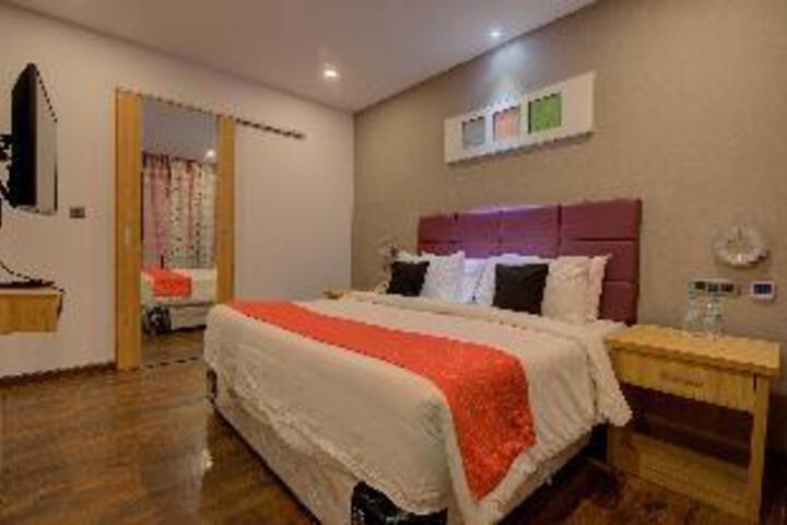 Collection O 30018 Ramee Strand Electronic City