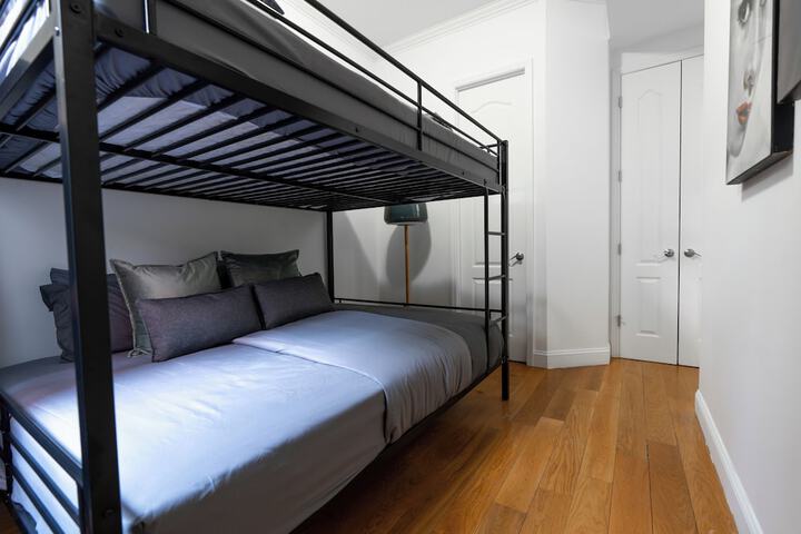Room 14 of 36