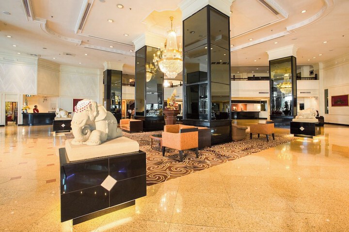 Hotel Lobby