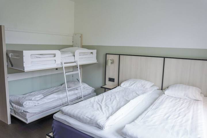 Room 29 of 74