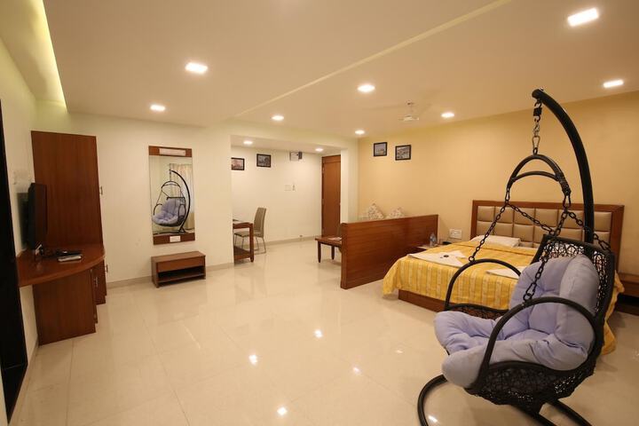 Room 13 of 46