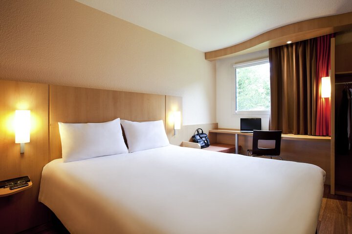 Room 3 of 52