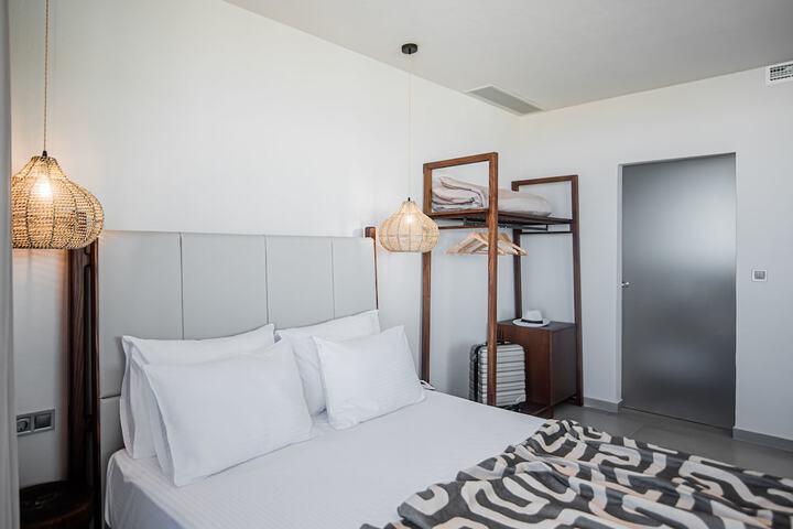 Room 17 of 60