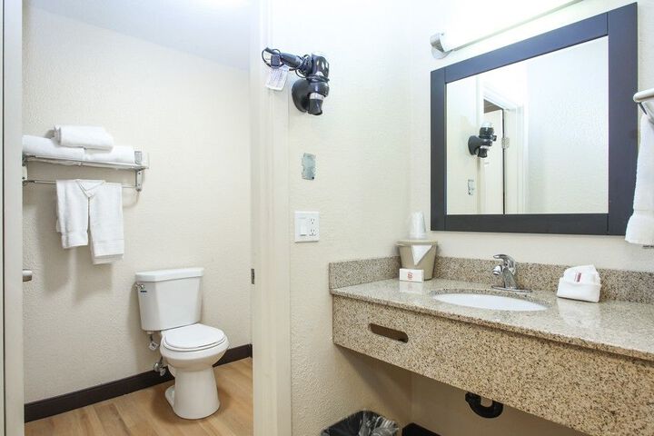 Room 13 of 25