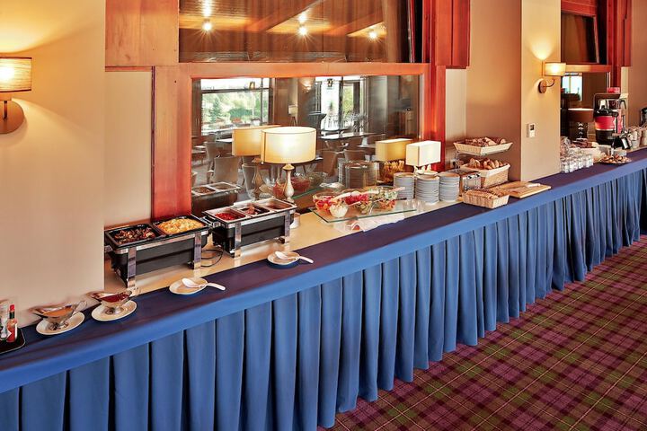 Breakfast/Coffee Service 82 of 115