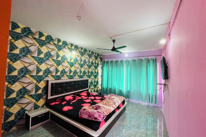 Room 6 of 17