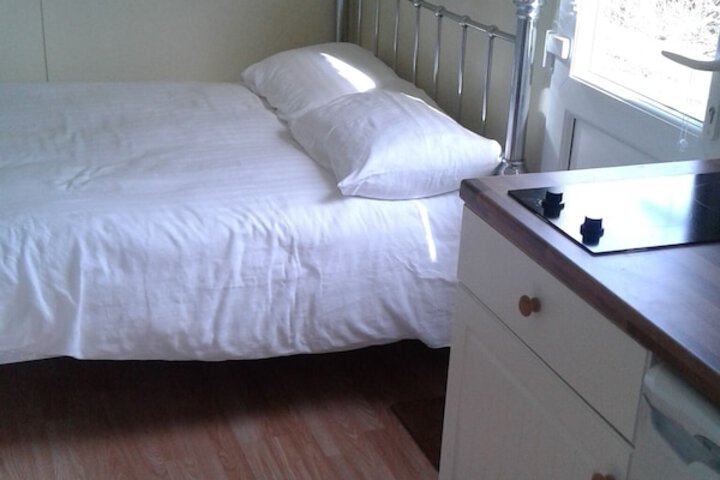 Room 10 of 14