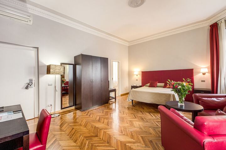 Room 12 of 19