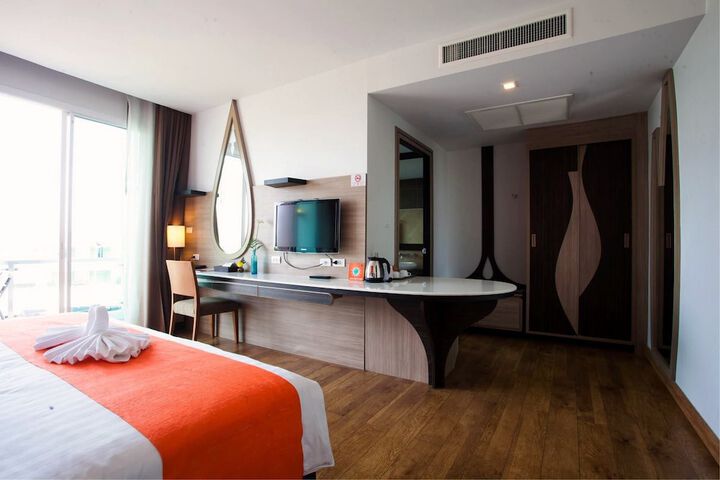 Room 19 of 143