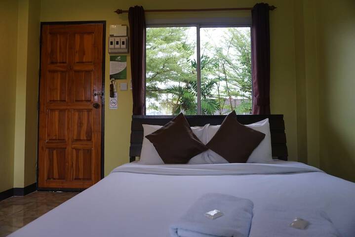 Room 5 of 40