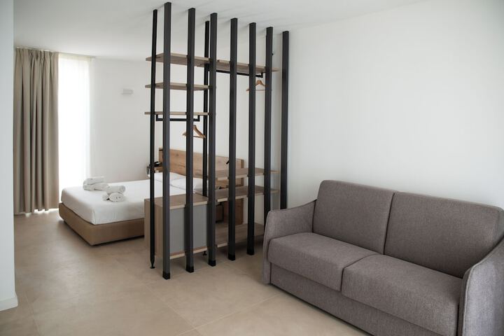 Room 6 of 22