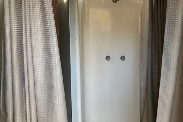Room 5 of 12
