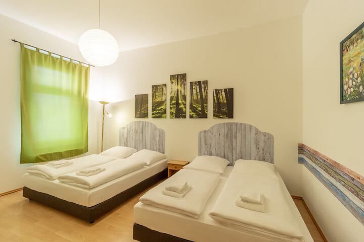 Room 42 of 114