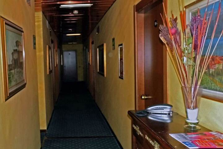 Ballroom/Hall 48 of 54