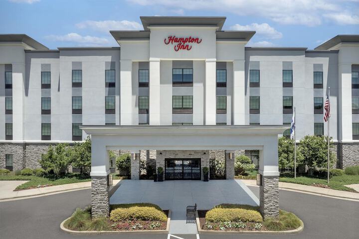 Exterior of Hampton Inn Kernersville