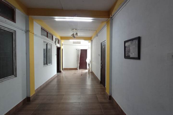 Room 18 of 32