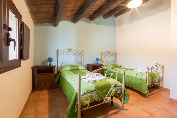 Room 3 of 55