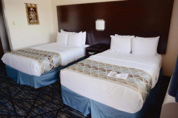Quadruple 2 Double Beds (1 of 7)