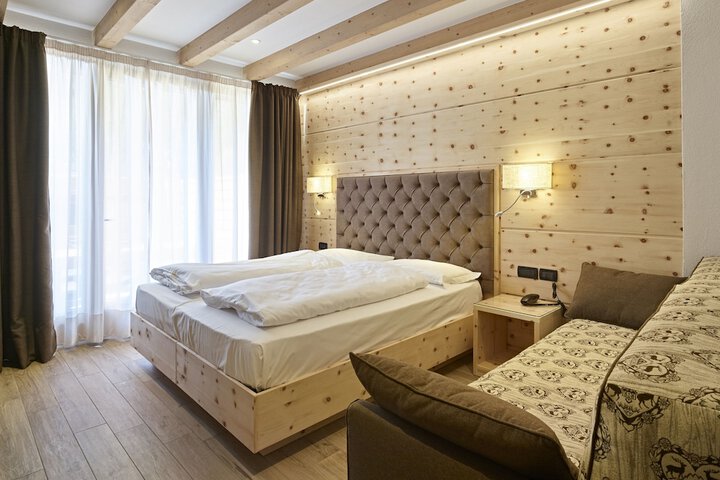 Room 12 of 36