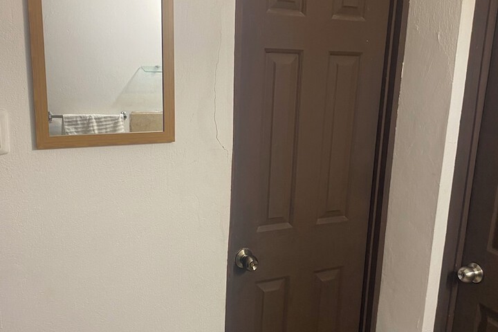 Room 8 of 17