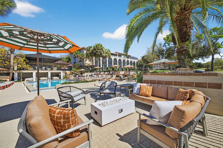 Hotel Pool