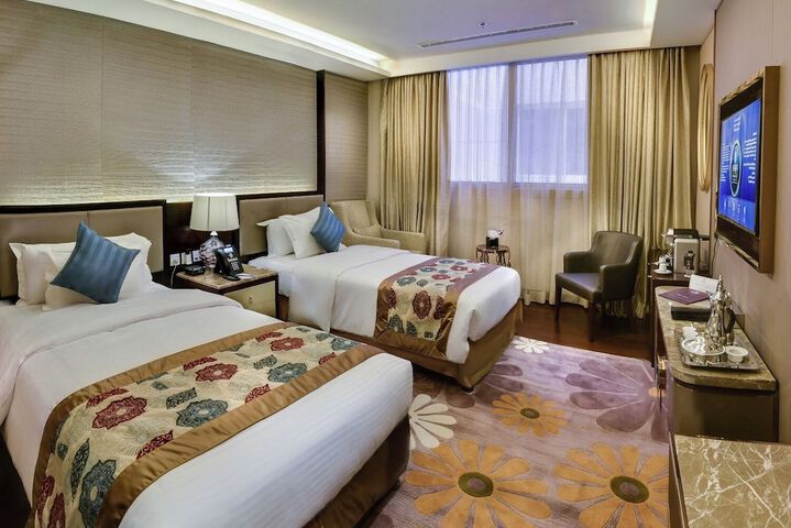 Room 14 of 36