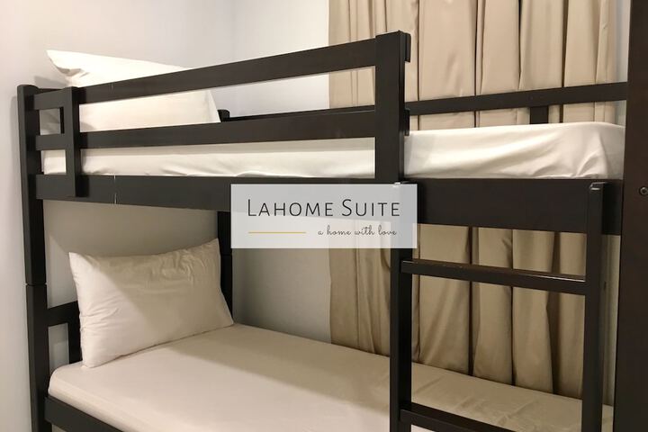 Room 3 of 49
