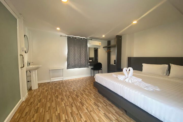 Room 44 of 95