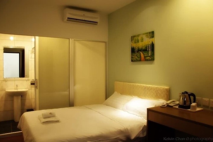 Room 4 of 19