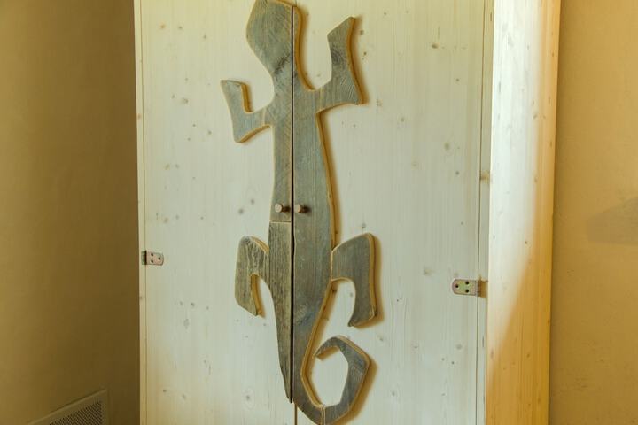 Room 41 of 46