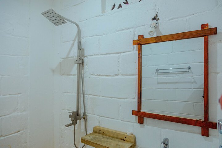 Room 6 of 7