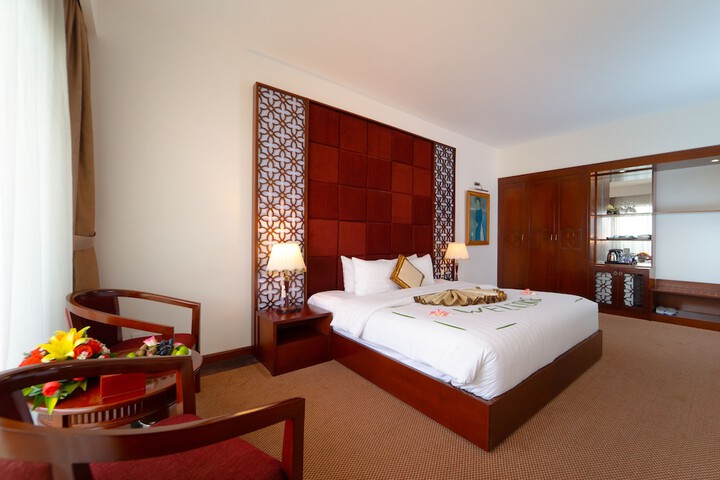 Room 28 of 194
