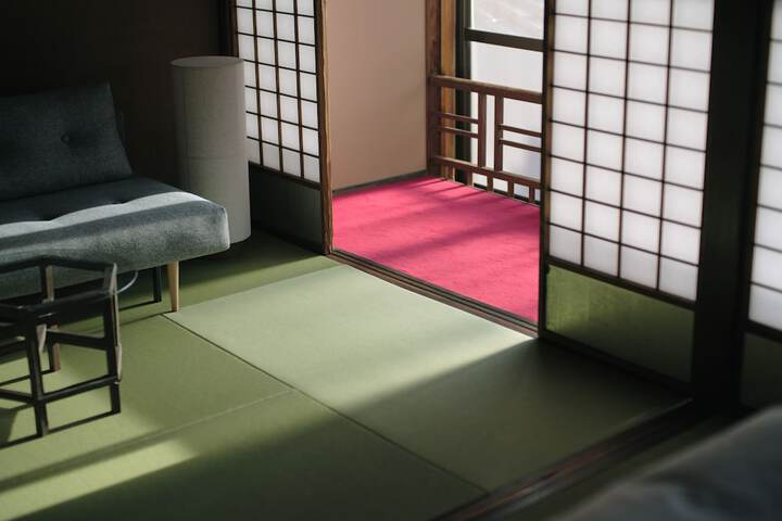 Room 17 of 32
